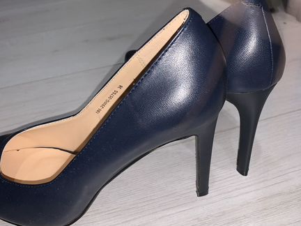 Новые туфли на шпильке