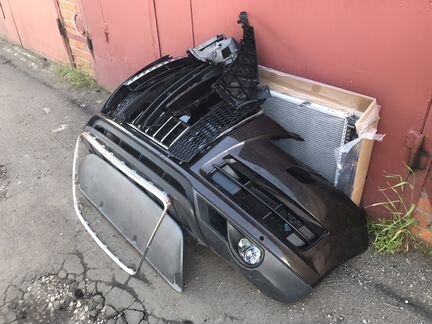 Audi Q7 бампер передний с комплектующими