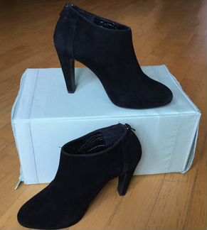 Замшевые ботильоны